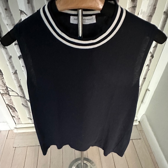 BUNDLE - TWO LAYERING SLEEVELESS TOPS - Picture 2 of 4